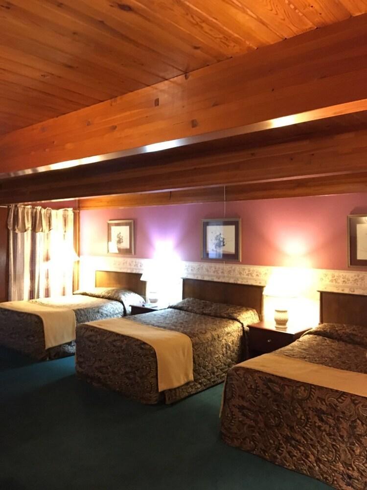 Love Hotels Western Holiday By Oyo At Harlan Lake Ne Alma Esterno foto