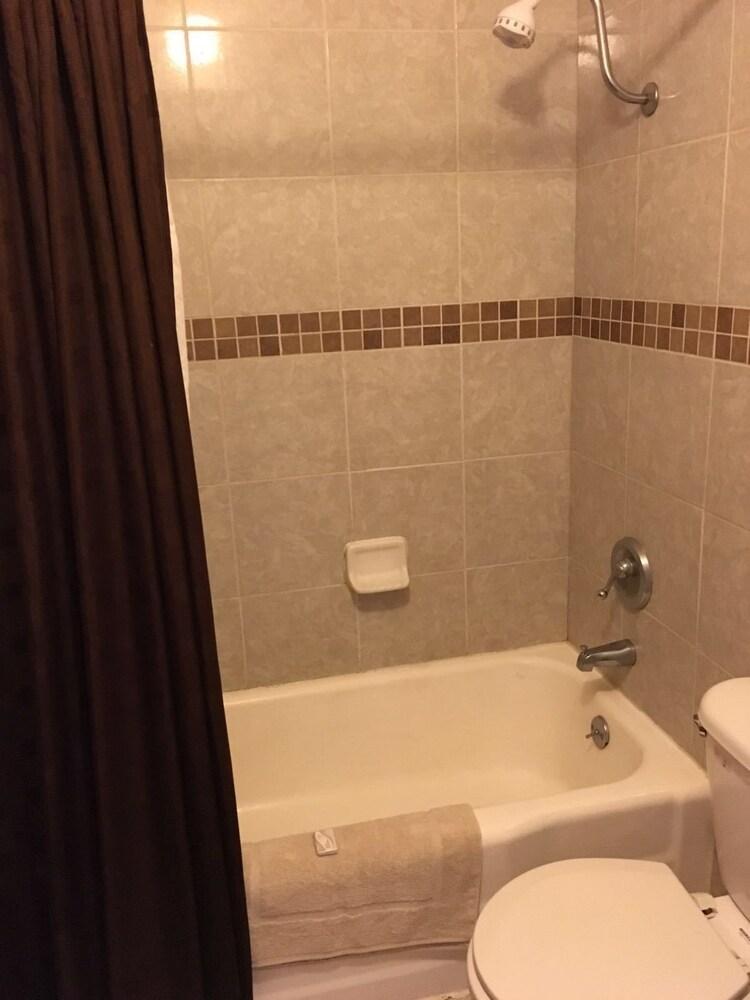 Love Hotels Western Holiday By Oyo At Harlan Lake Ne Alma Esterno foto