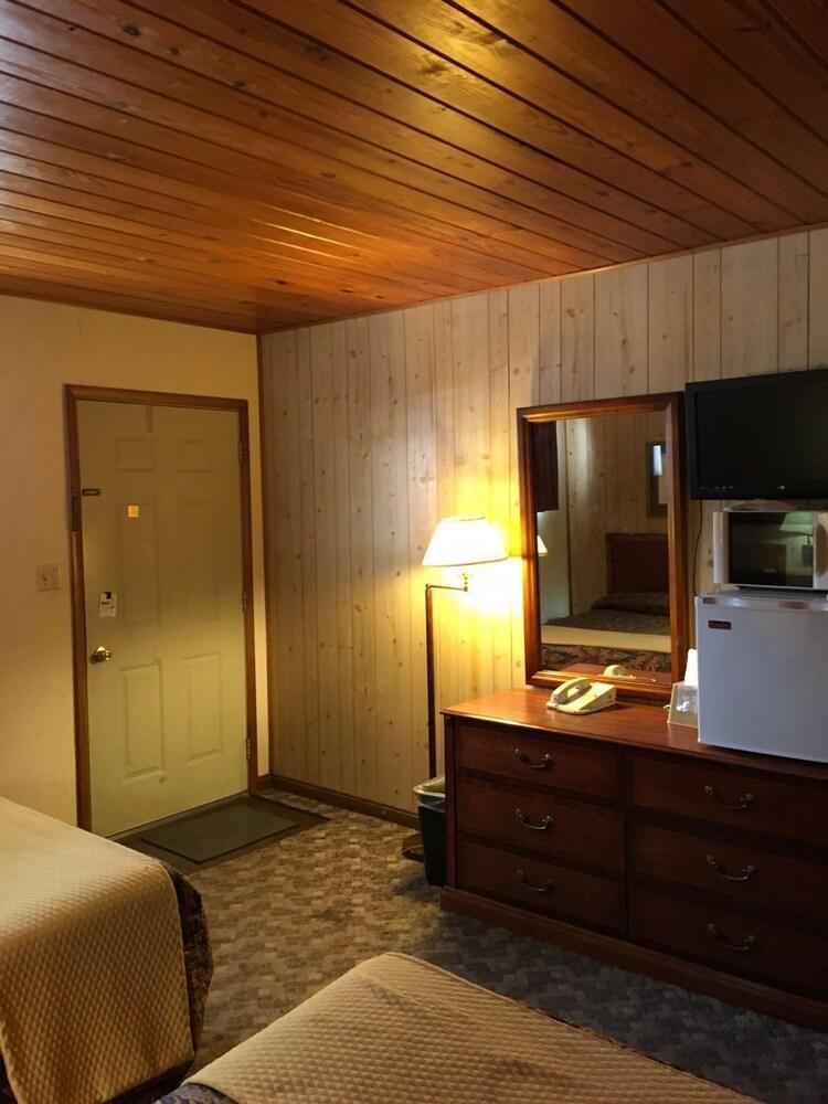 Love Hotels Western Holiday By Oyo At Harlan Lake Ne Alma Esterno foto