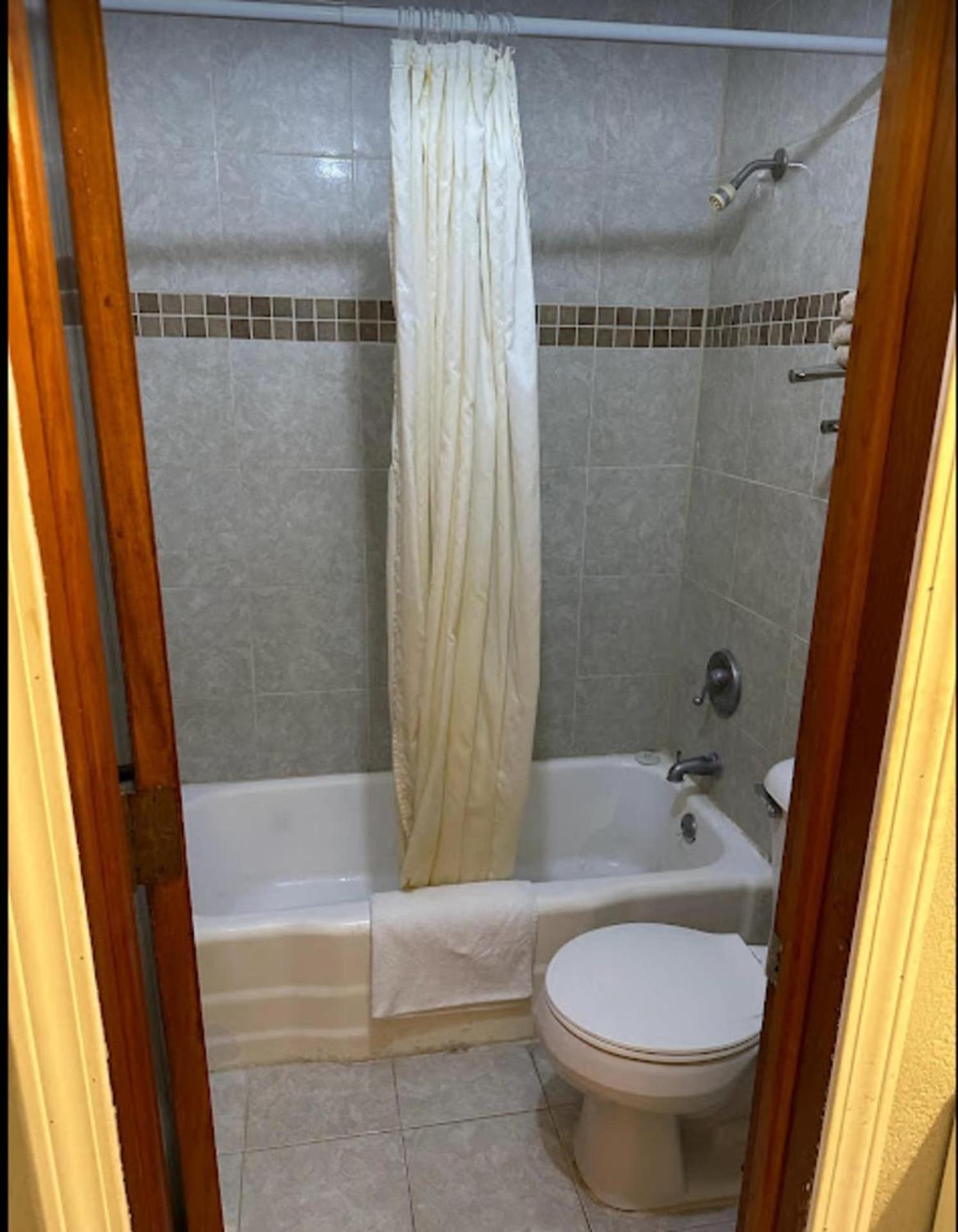 Love Hotels Western Holiday By Oyo At Harlan Lake Ne Alma Esterno foto