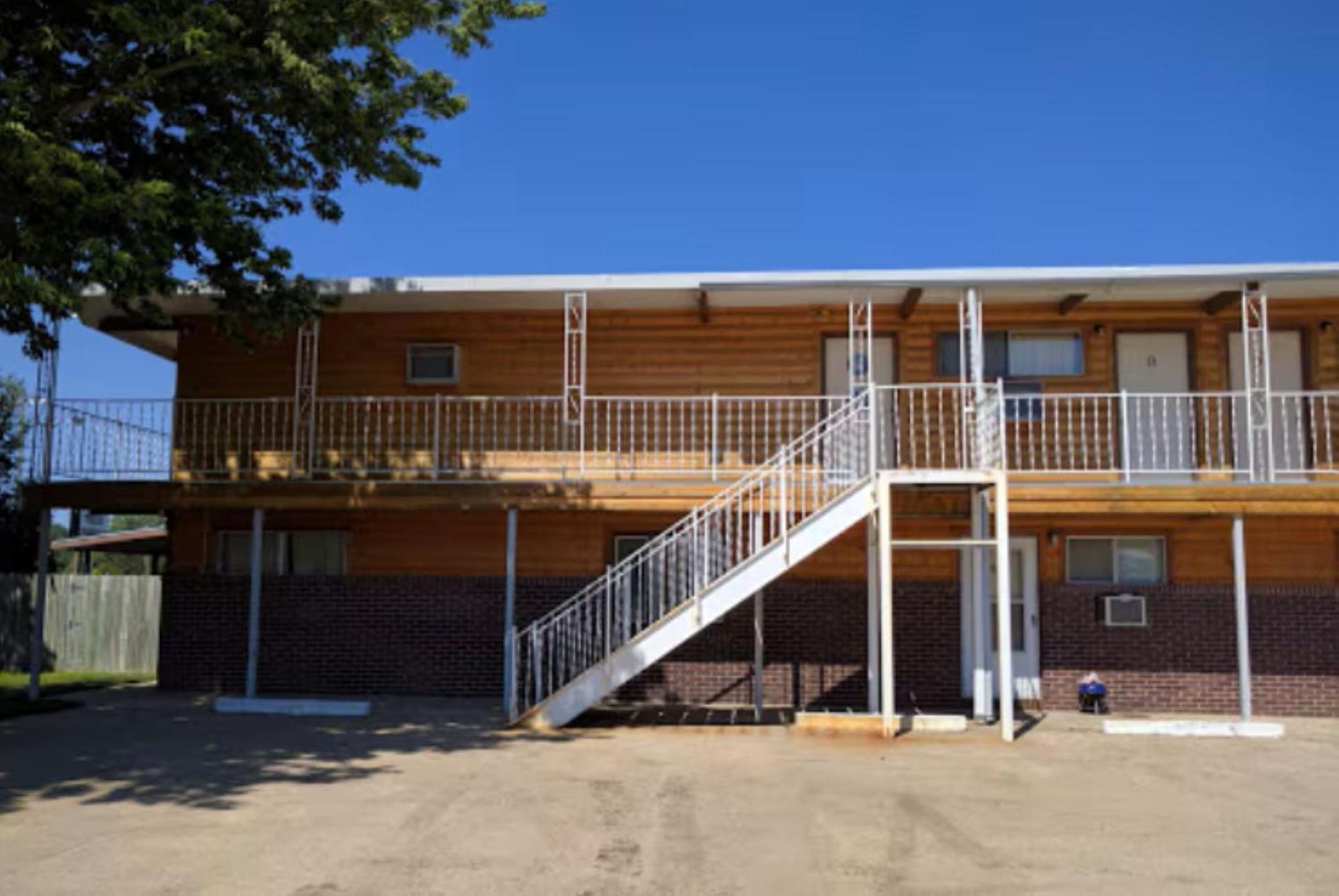 Love Hotels Western Holiday By Oyo At Harlan Lake Ne Alma Esterno foto