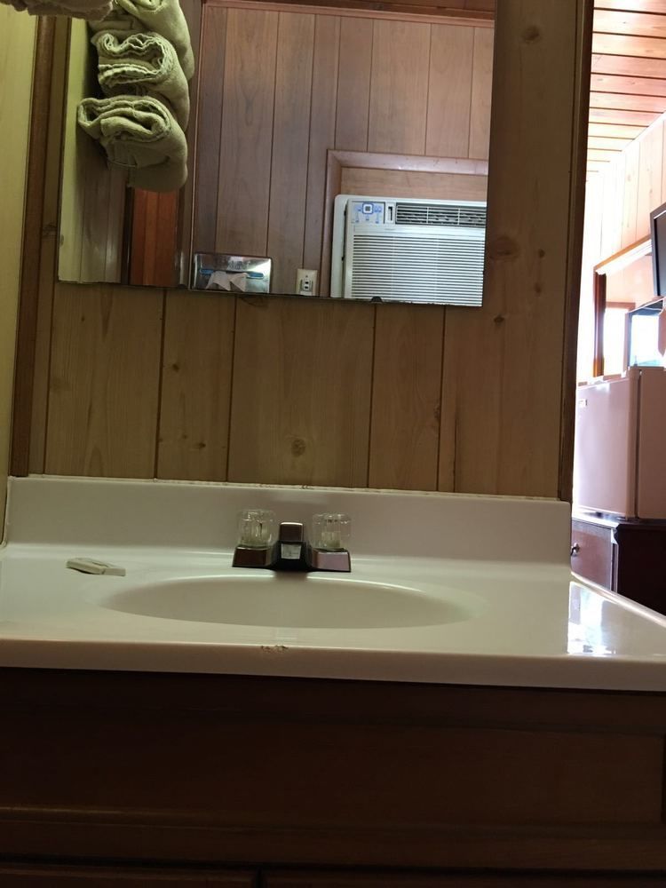 Love Hotels Western Holiday By Oyo At Harlan Lake Ne Alma Esterno foto